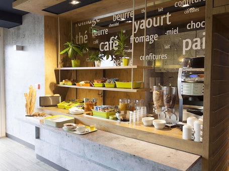 Daily buffet breakfast (EUR 7.90 per person)