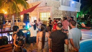Restaurant - Coconut Tree West Bay (Roatan)