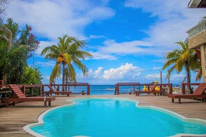 Front of property - Coconut Tree West Bay (Roatan)