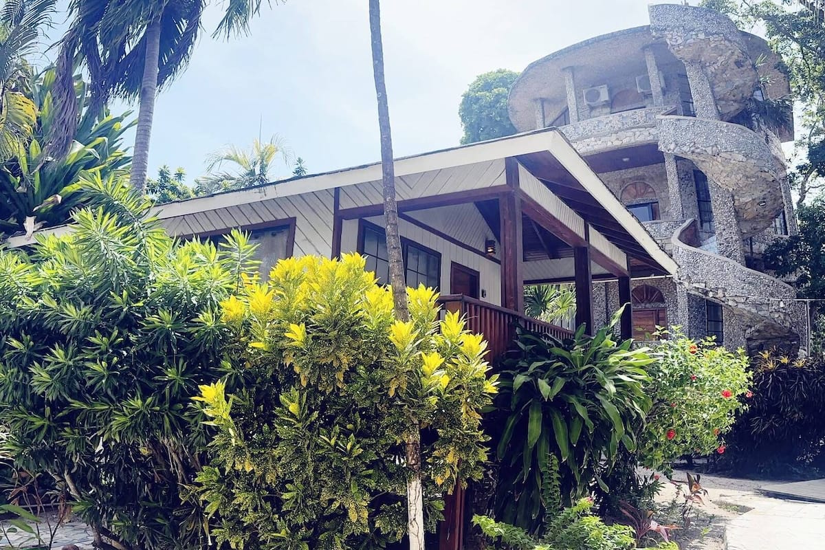 Garden View, Two Beds (WB1) | WiFi (free), bed sheets