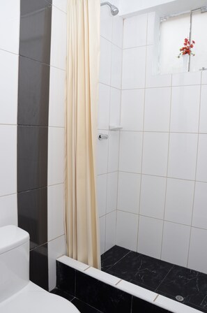 Twin Room | Bathroom - Hoteles Casa Real (Cusco)