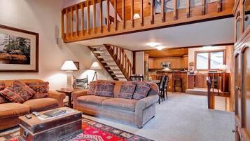 Appartement, 2 slaapkamers (Shuttle to Slopes) | Woonkamer