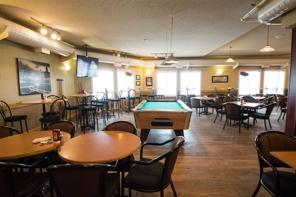 Sports bar