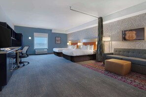 Studio, 2 queensize-senger, tilgjengelighetstilpasset, badekar | Sengetøy av topp kvalitet, skrivebord og skrivebord for bærbar PC