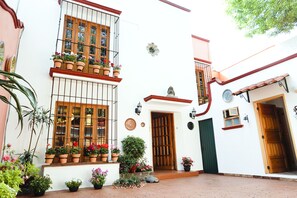 Fachada de la propiedad