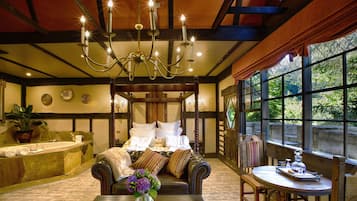Suite Deluks (Sol Spa Suite) | Area keluarga | Televisi LED 50-inci dengan saluran TV kabel, TV, dan perapian