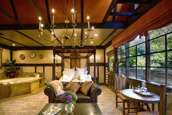 Sol Spa Suite | Living area
