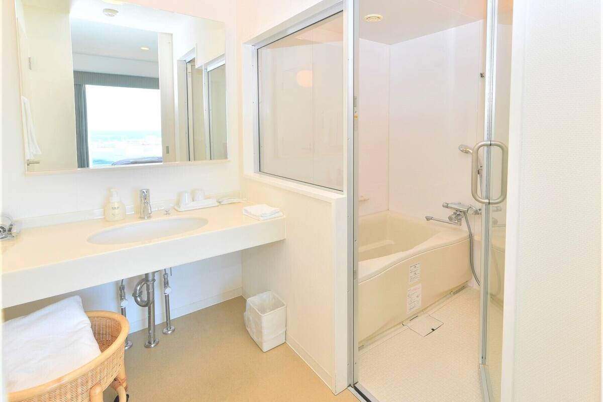 down duvets, desk, soundproofing, iron/ironing board