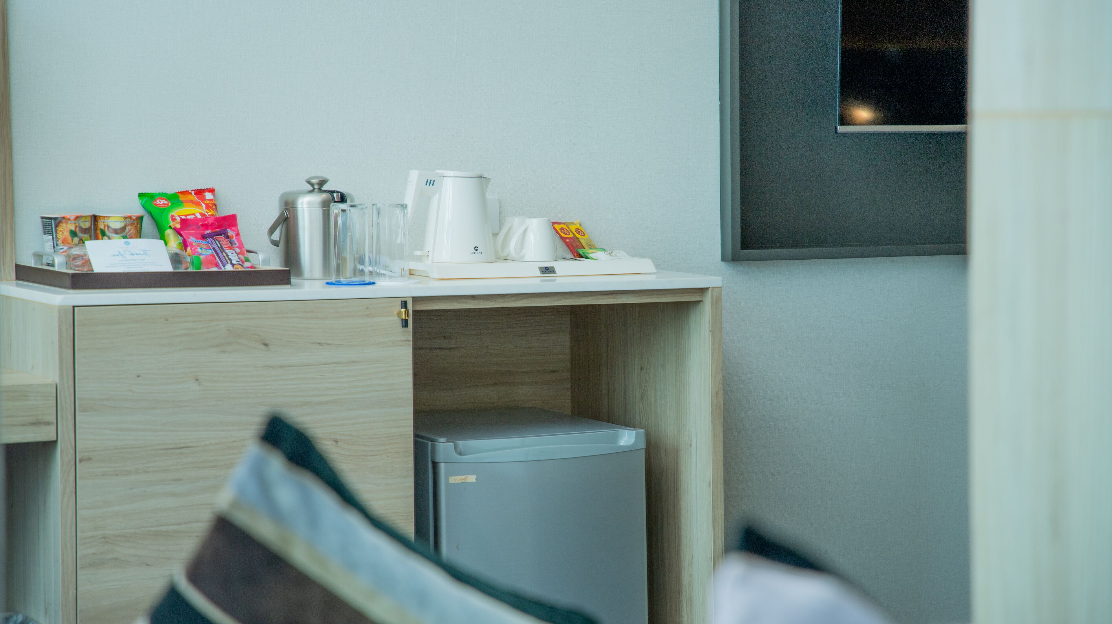 premier studio suite, 1 king bed | living area