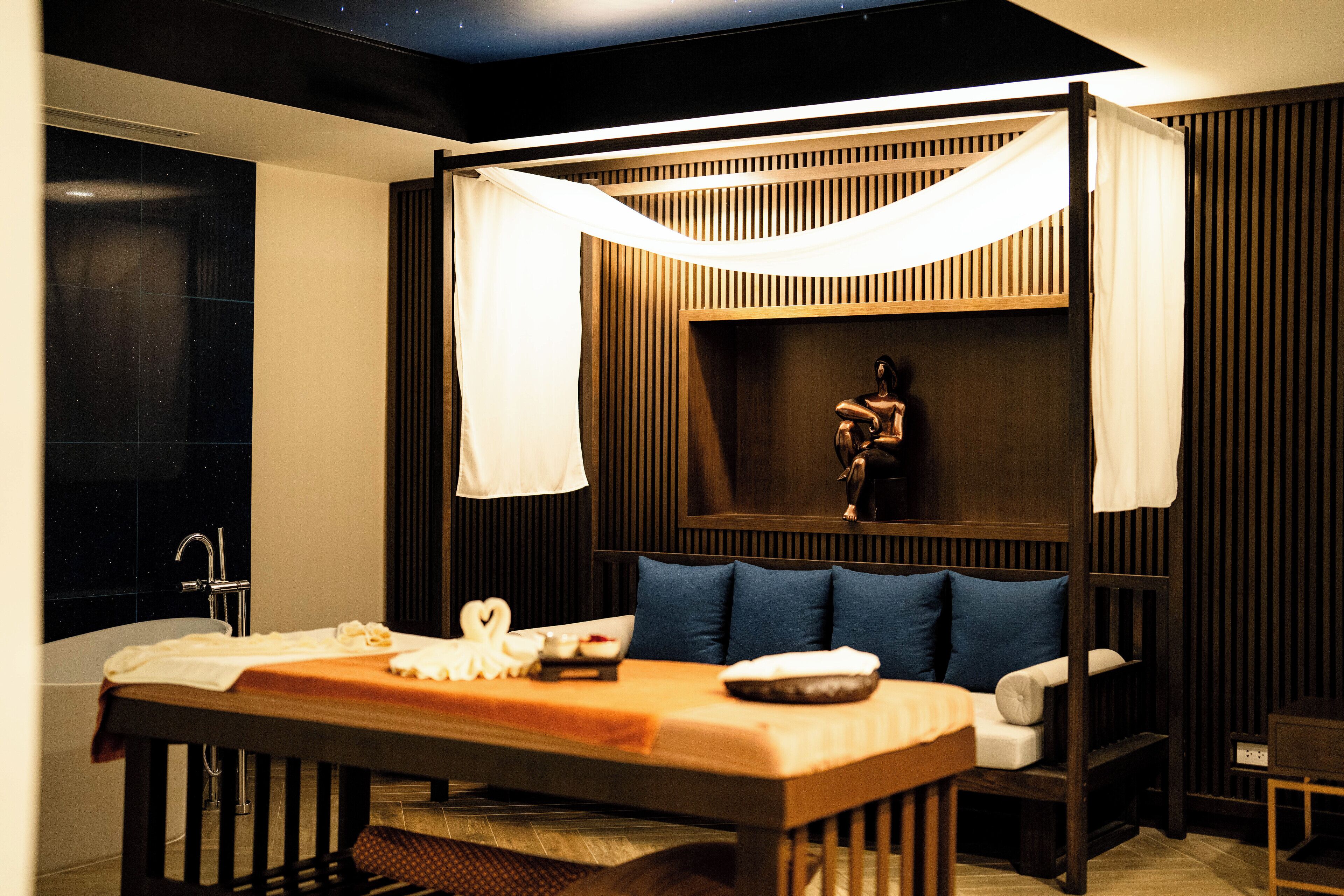 ห้องทรีทเมนท์สำหรับคู่รัก, ซาวน่า, อ่างน้ำร้อน, ห้องอบไอน้ำ