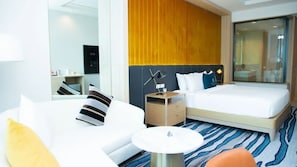 Executive Premium King | In-room safe, desk, free WiFi, bed sheets - Savan Resorts (Savannakhet)
