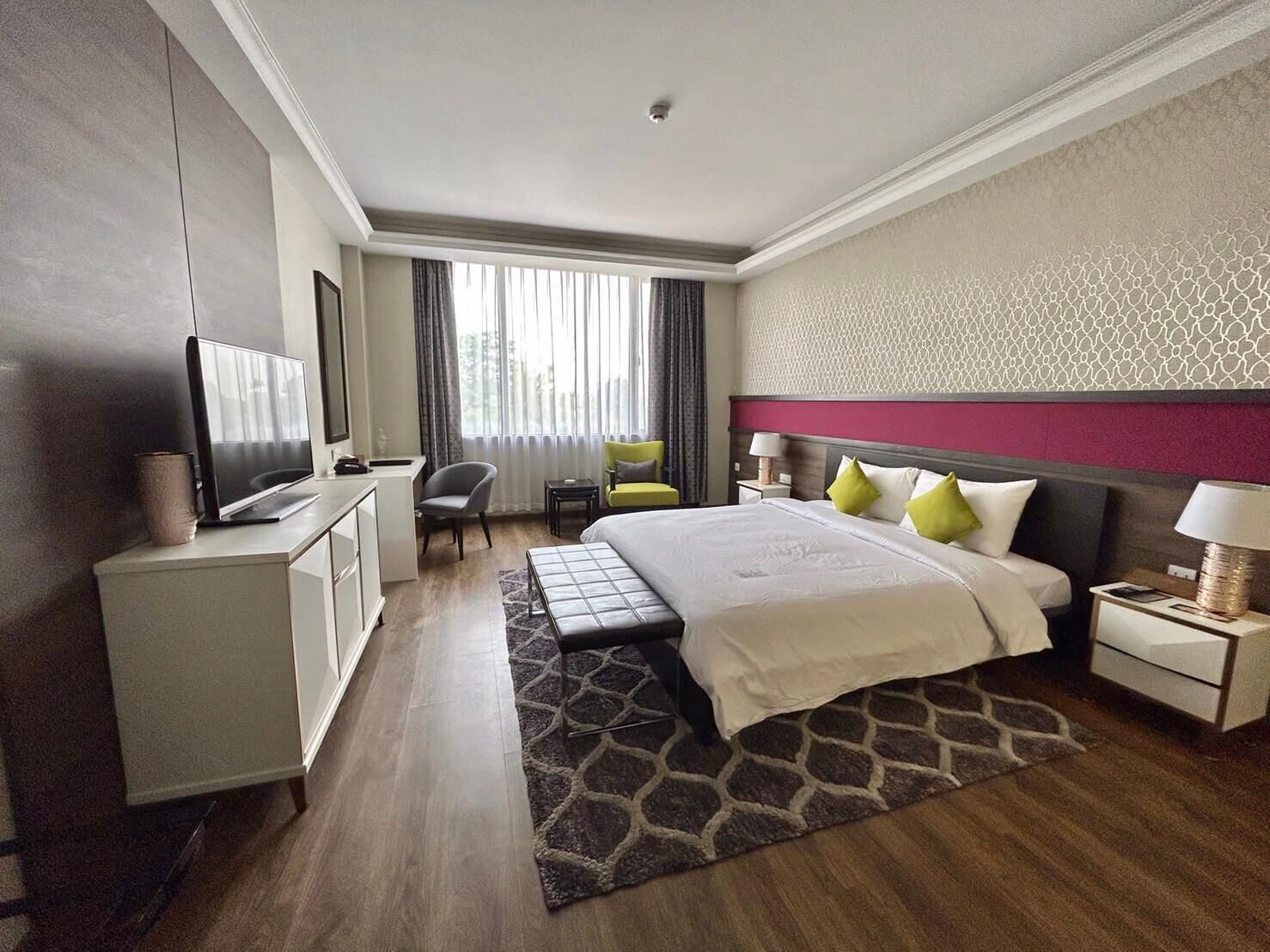 Deluxe-værelse med dobbeltseng eller 2 enkeltsenge - 1 enkeltseng | Pengeskab på værelset, skrivebord, gratis Wi-Fi, sengetøj