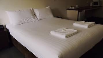 1 habitación, ropa de cama de alta calidad y escritorio