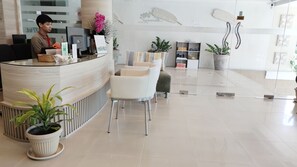 Quầy tiếp tân