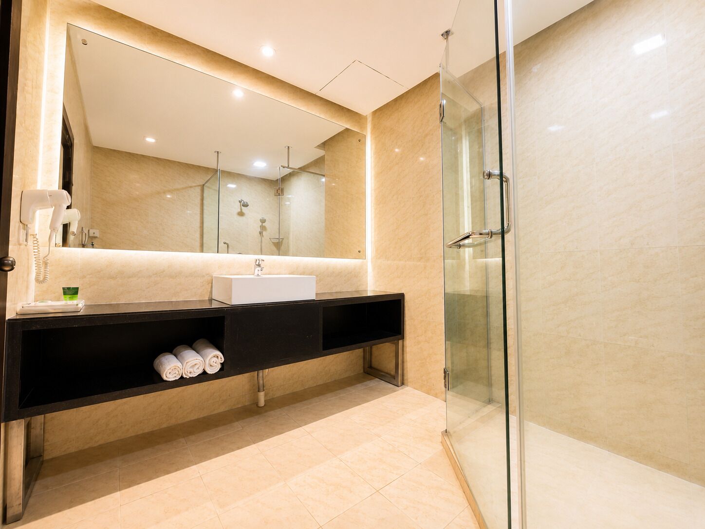Executive Suite | Bathroom