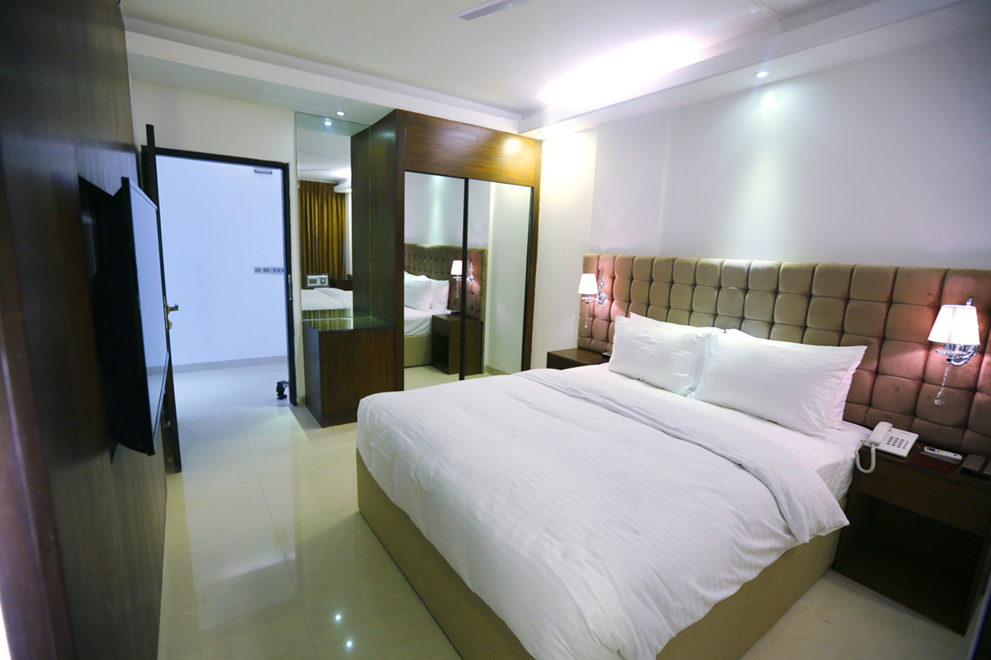 Premium bedding, down duvets, minibar, in-room safe