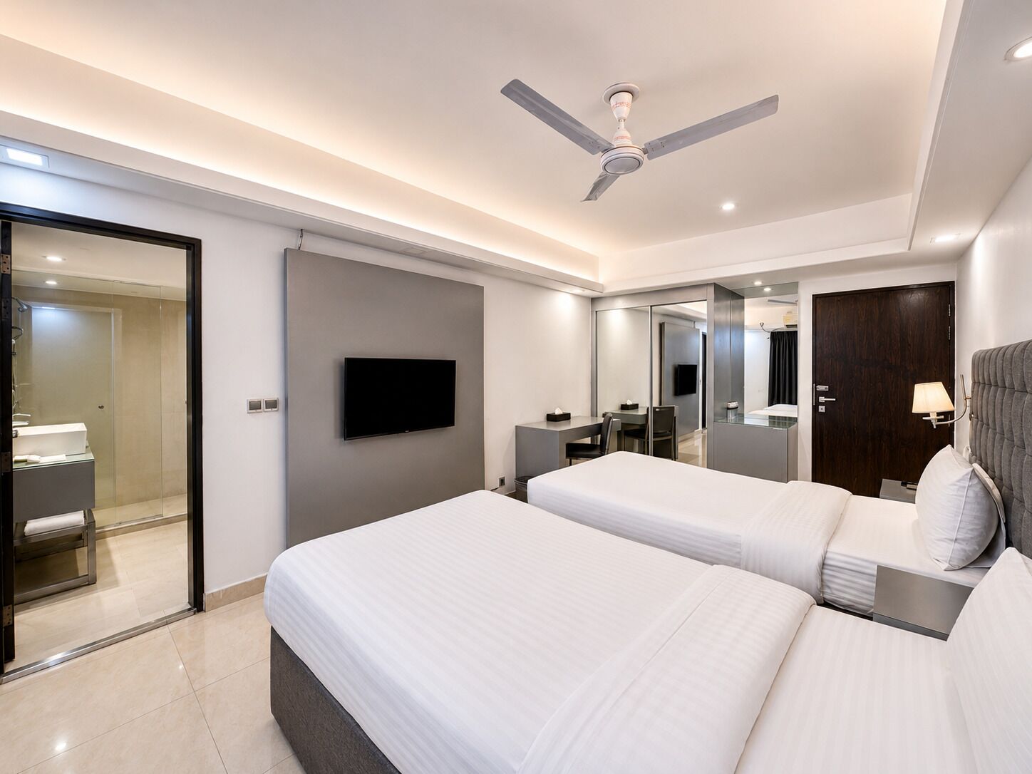 Deluxe-Zweibettzimmer, 1 Schlafzimmer, Stadtblick | Hochwertige Bettwaren, Daunenbettdecken, Minibar, Zimmersafe