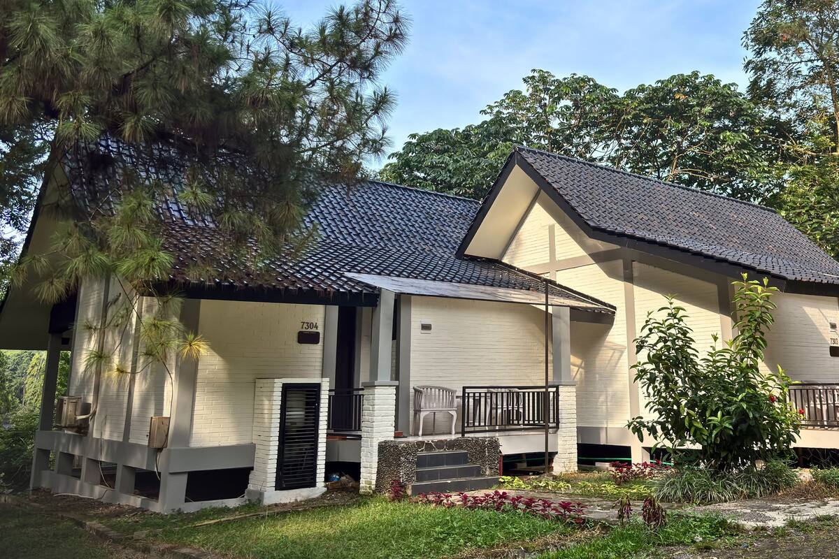 2 bedrooms, desk, laptop workspace, free WiFi
