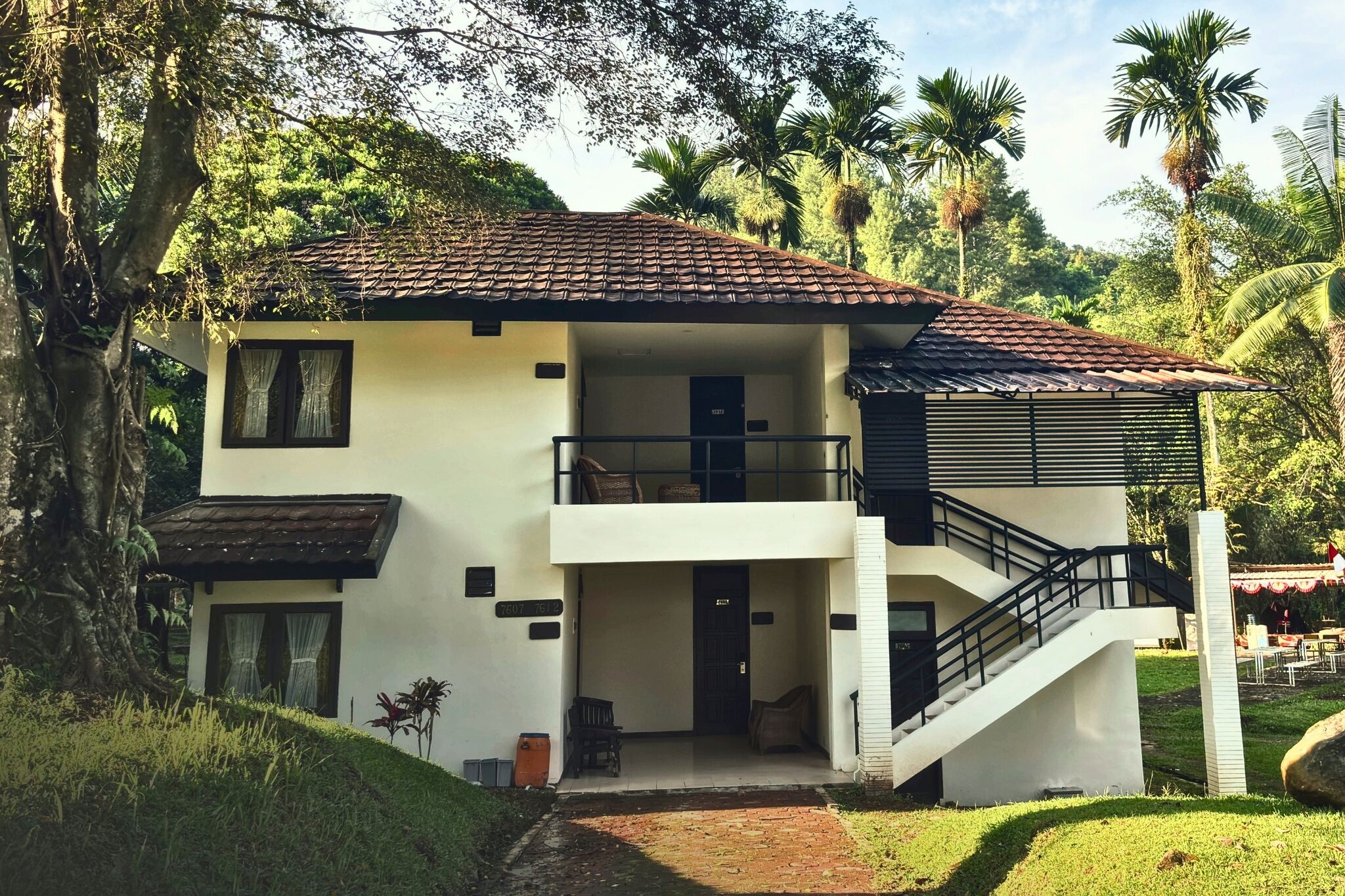 Business Room | Desk, laptop workspace, blackout curtains, free WiFi