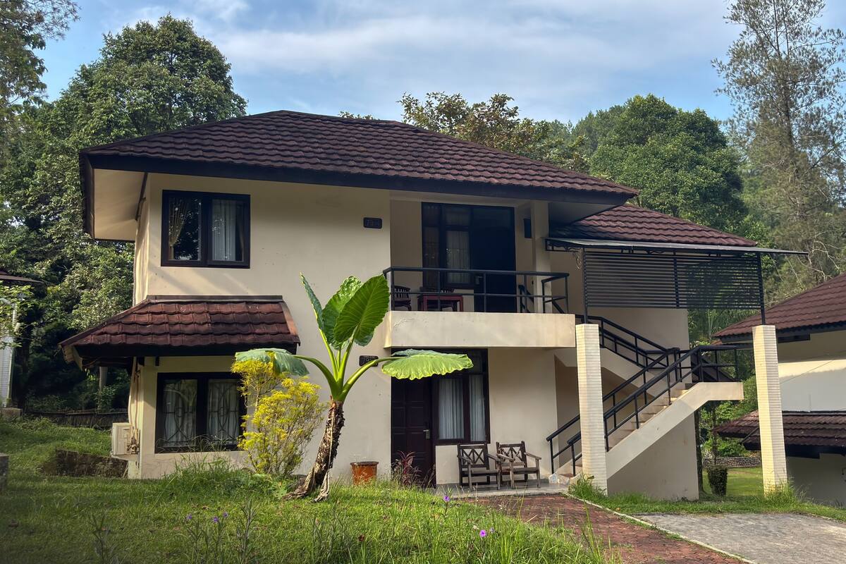 2 bedrooms, desk, laptop workspace, free WiFi