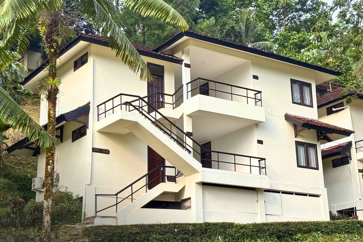 2 bedrooms, desk, laptop workspace, free WiFi