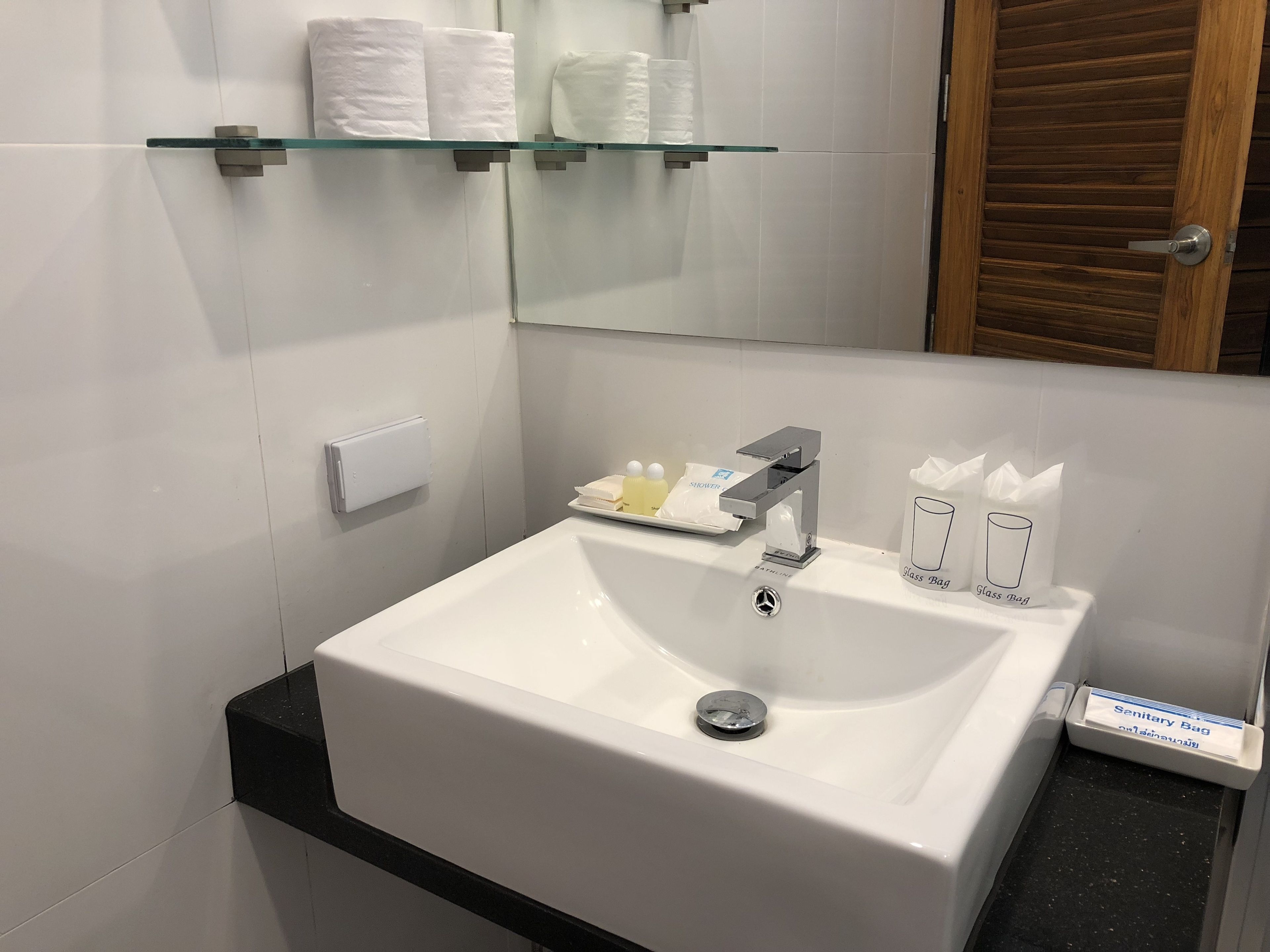 shower, free toiletries, towels