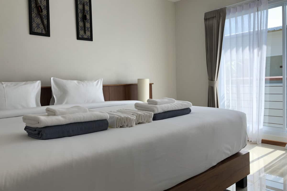 economy double room | 1 bedroom, in-room safe, blackout curtains, free wifi