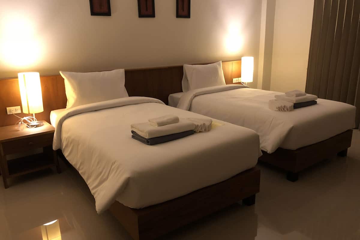 economy twin room | 1 bedroom, in-room safe, blackout curtains, free wifi