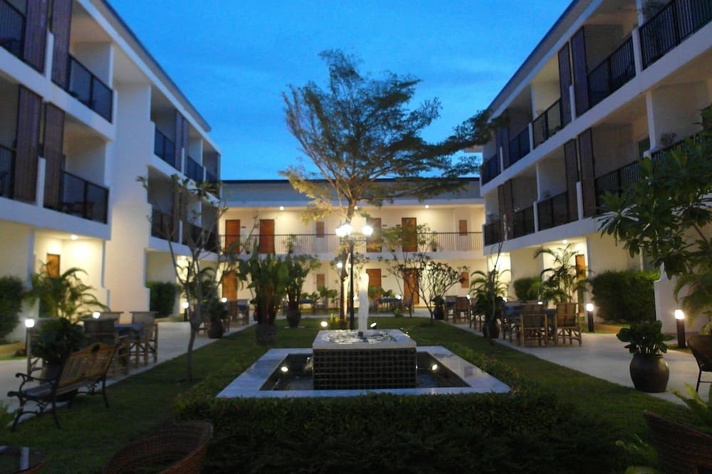 Crystal Lamai Hotel