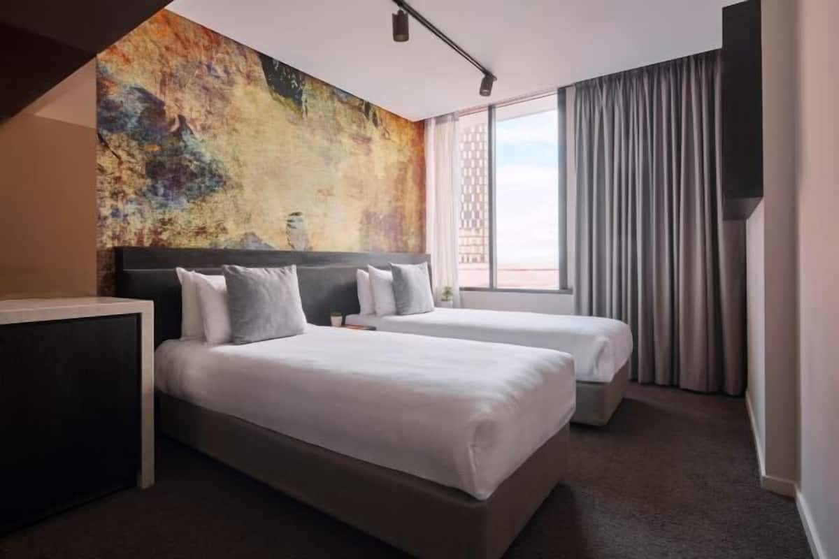 Minibar, in-room safe, iron/ironing board, WiFi
