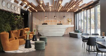 Kennigo Hotel Brisbane, Independent Collection by EVT