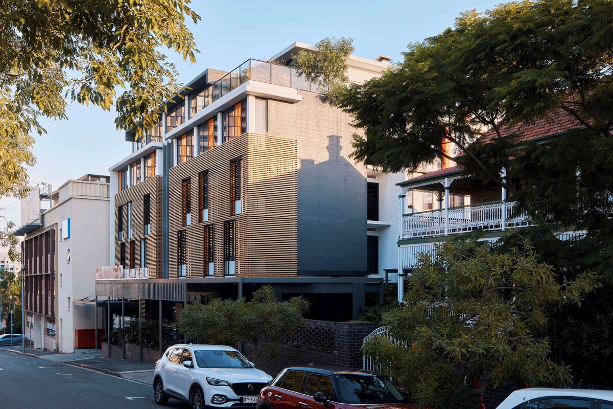 Kennigo Hotel Brisbane, Independent Collection by EVT