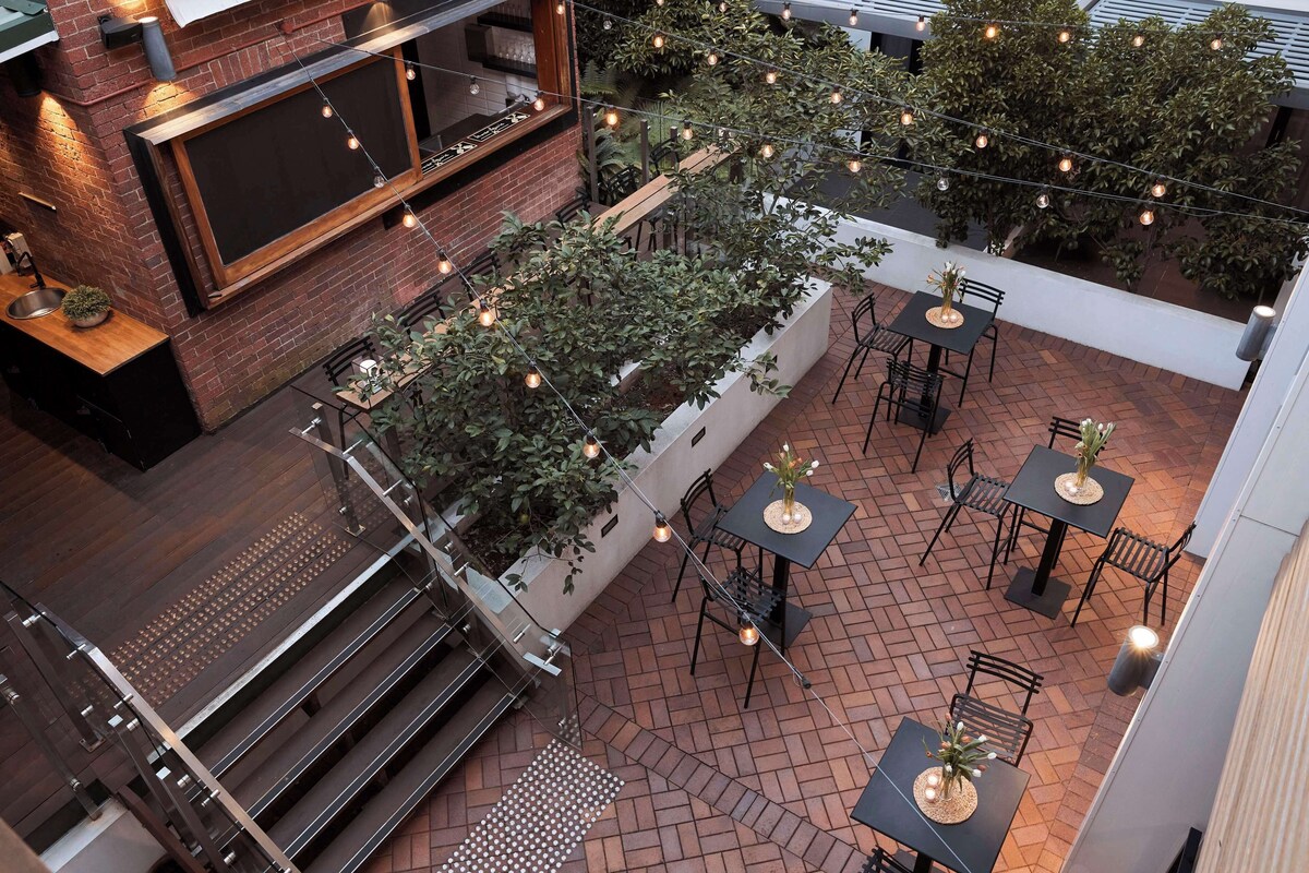 Kennigo Hotel Brisbane, Independent Collection by EVT