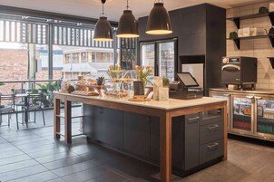 Tägliches nach Wunsch zubereitetes Frühstück gegen Gebühr