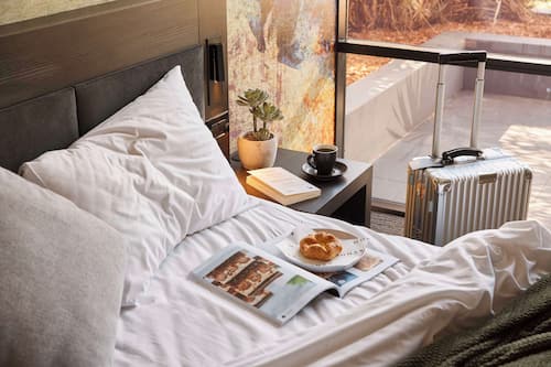 Minibar, in-room safe, iron/ironing board, WiFi