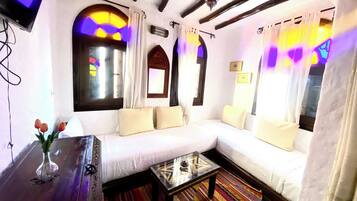 Panoramic-Suite (Farida) | Individuell dekoriert, individuell eingerichtet, VerdunkelungsvorhÀnge