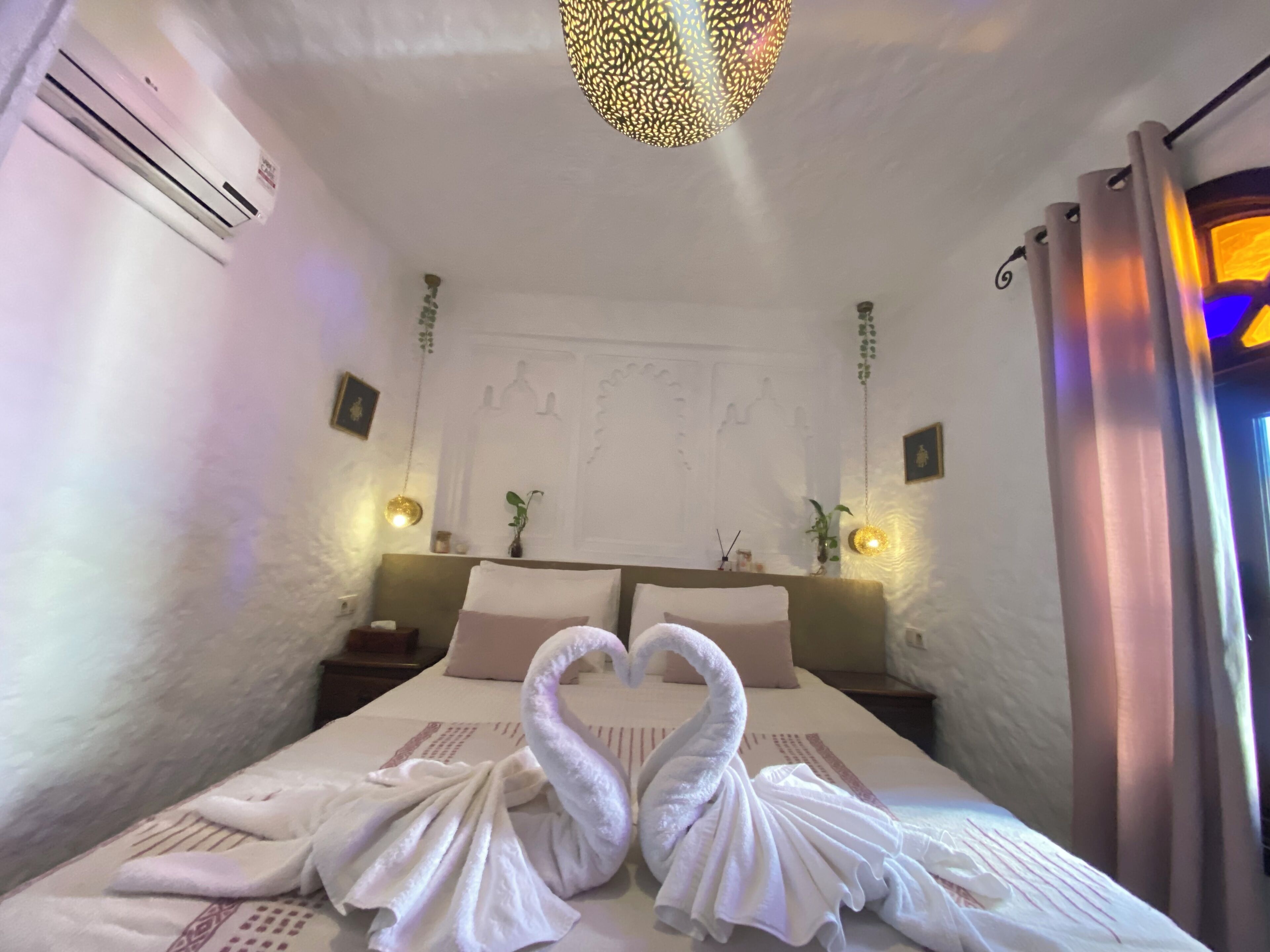 Senior Suite (Fadela) | Individually decorated, individually furnished, blackout drapes