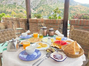 24-inch LCD TV with satellite channels, TV - Riad Gharnata (Chefchaouen)
