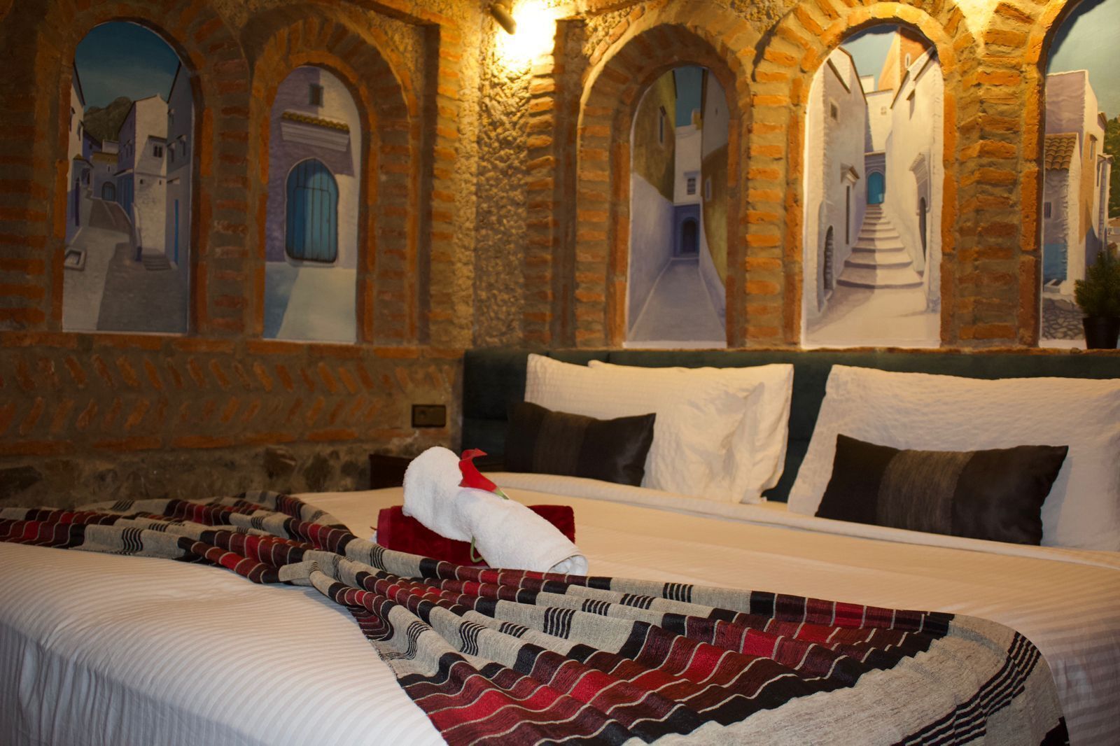 Romantic Double or Twin Room | Individually decorated, individually furnished, blackout drapes