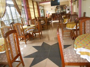 Breakfast, lunch, dinner served; international cuisine - Nicolizy Hotel (Awoshie)