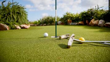 Mini-golf