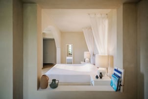Junior Suite, Kitchenette | In-room safe, blackout curtains, soundproofing, iron/ironing board