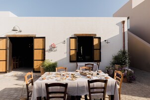 Desayuno buffet todos los días (con cargo)