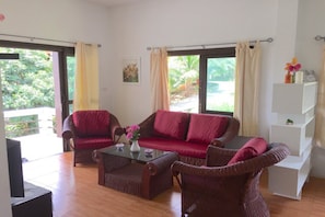 Télévision à écran plat de 42 pouces avec chaßnes par cùble, télévision