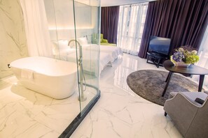 Blackout curtains, rollaway beds, free WiFi - Fu Qian Ming Tai Service Apartment (Guangzhou)