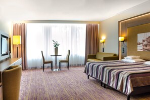 Deluxe Double or Twin Room | Living area | Flat-screen TV - Hotel Lidia SPA & Wellness (Darlowo)