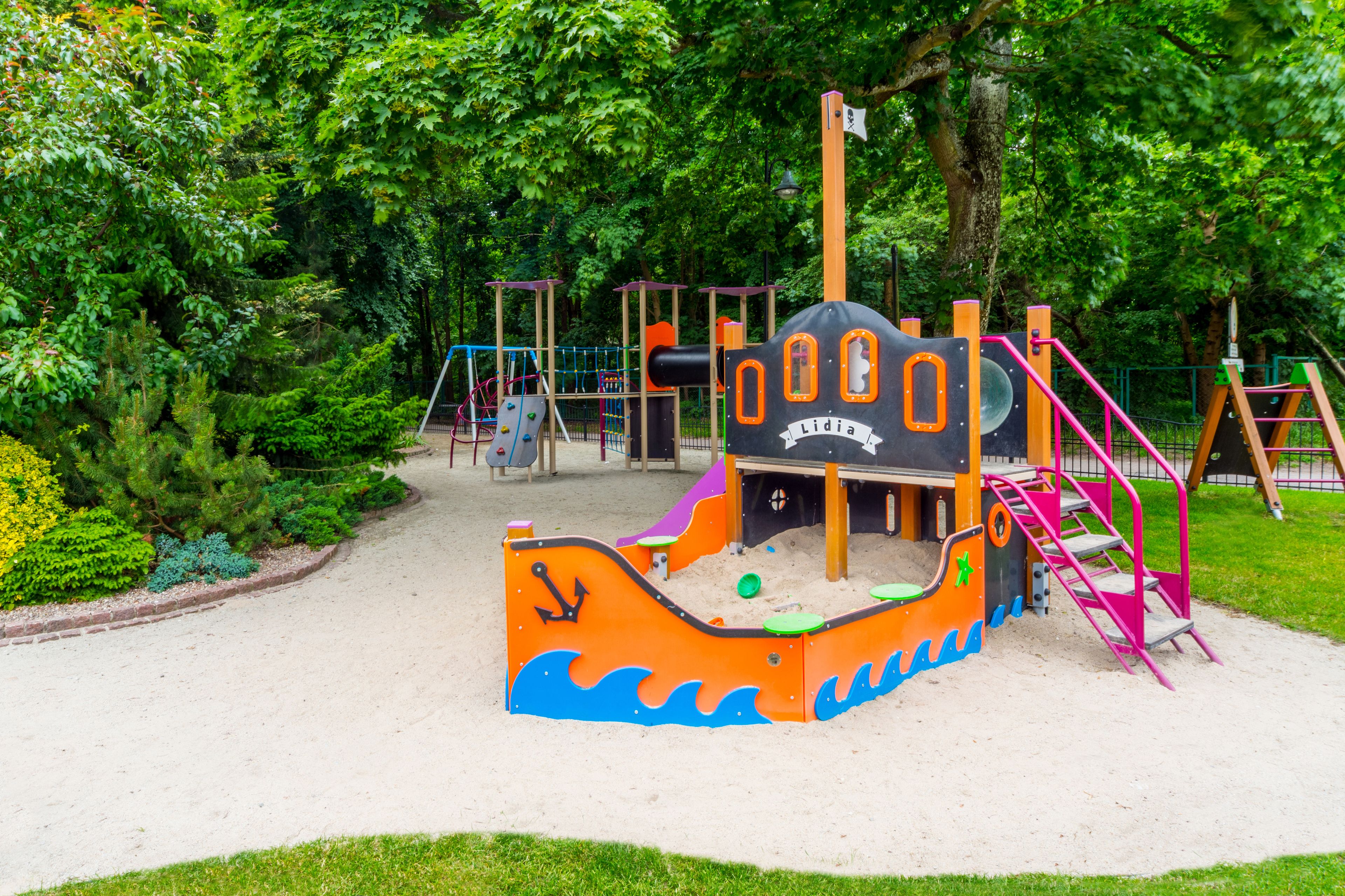 children’s play area – outdoor