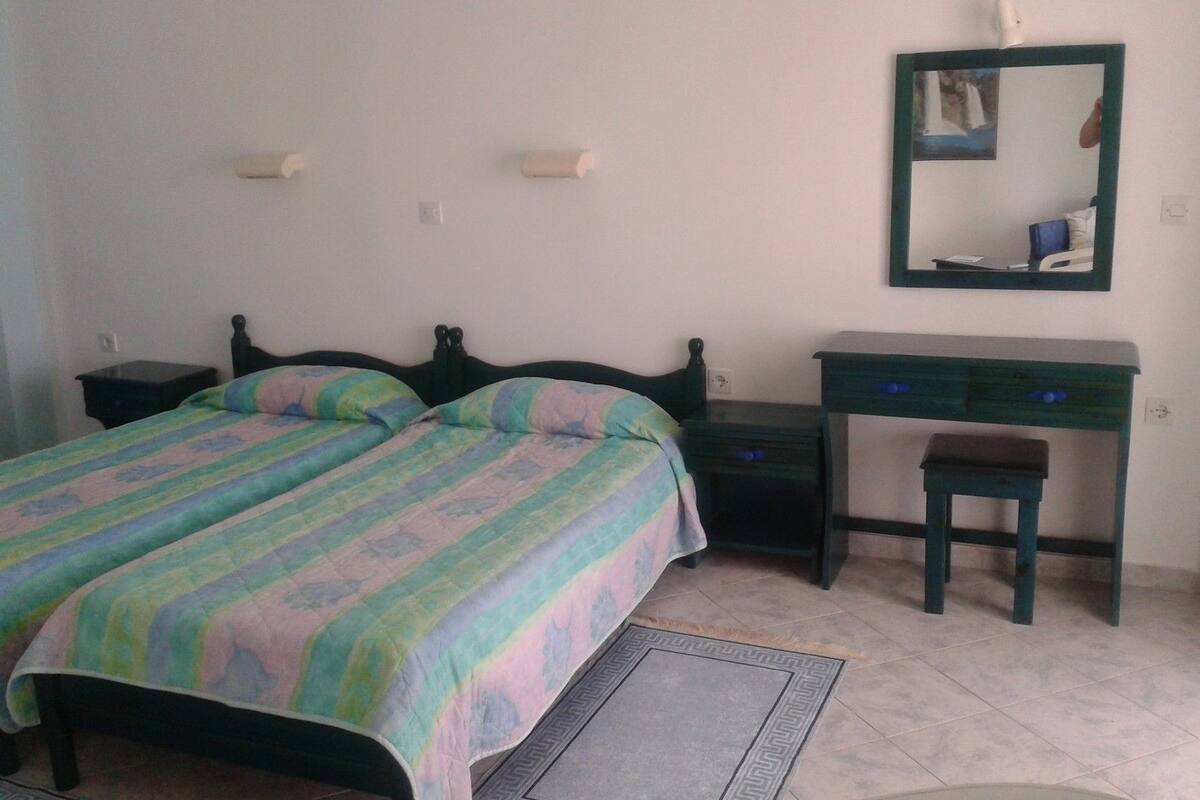 Minibar, soundproofing, free WiFi