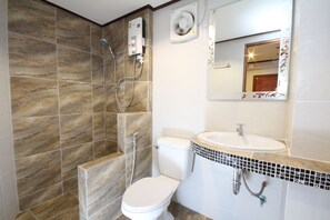 Superior Room | Desk, WiFi - TR Guesthouse (Sukhothai)