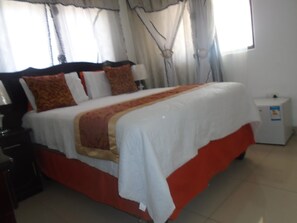 Executive Room | Desk, bed sheets - Bel Rea Guest House (Nata)